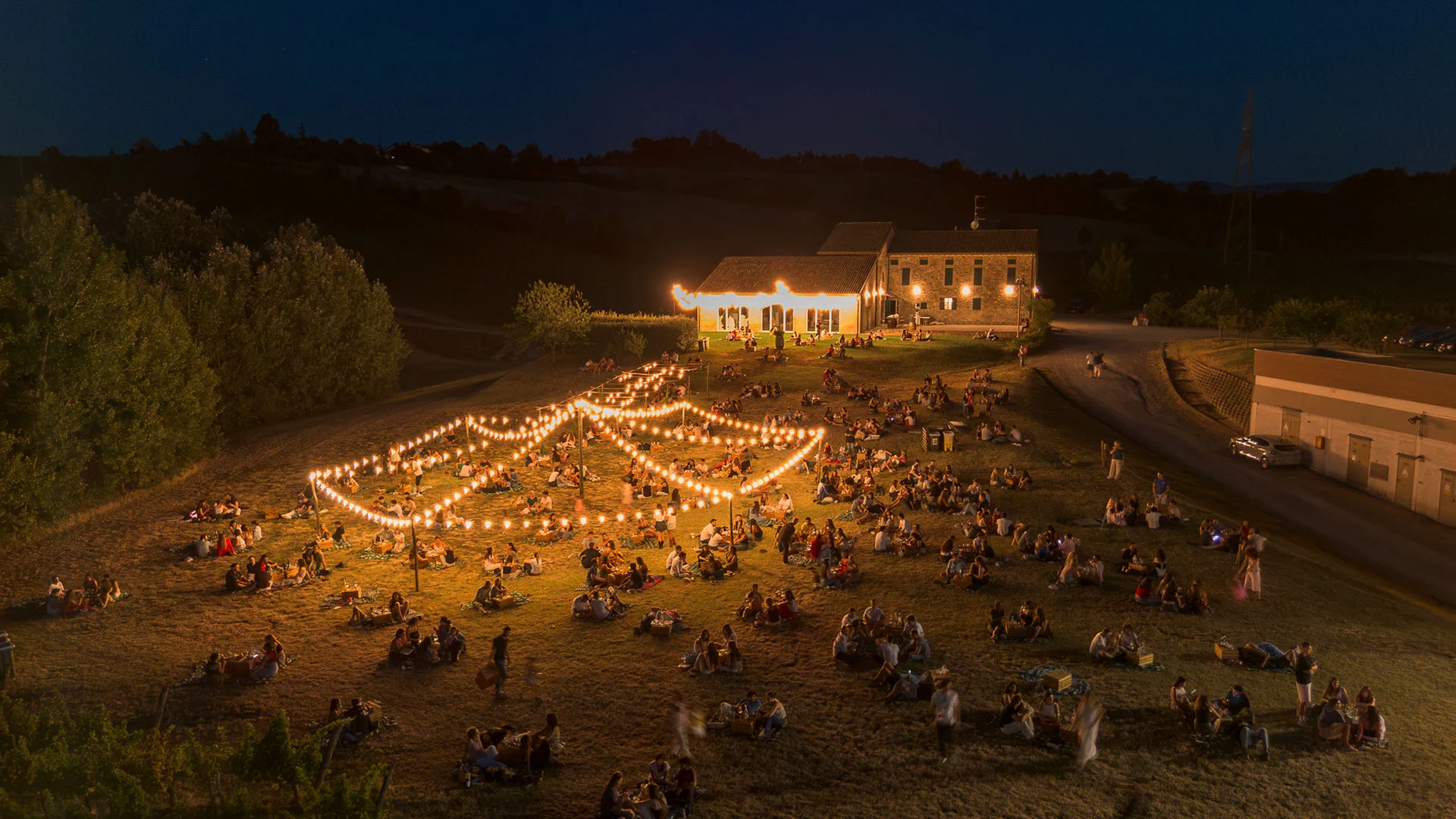 aperistreet-monte-delle-vigne-d aperitivo in vigna colline di parma